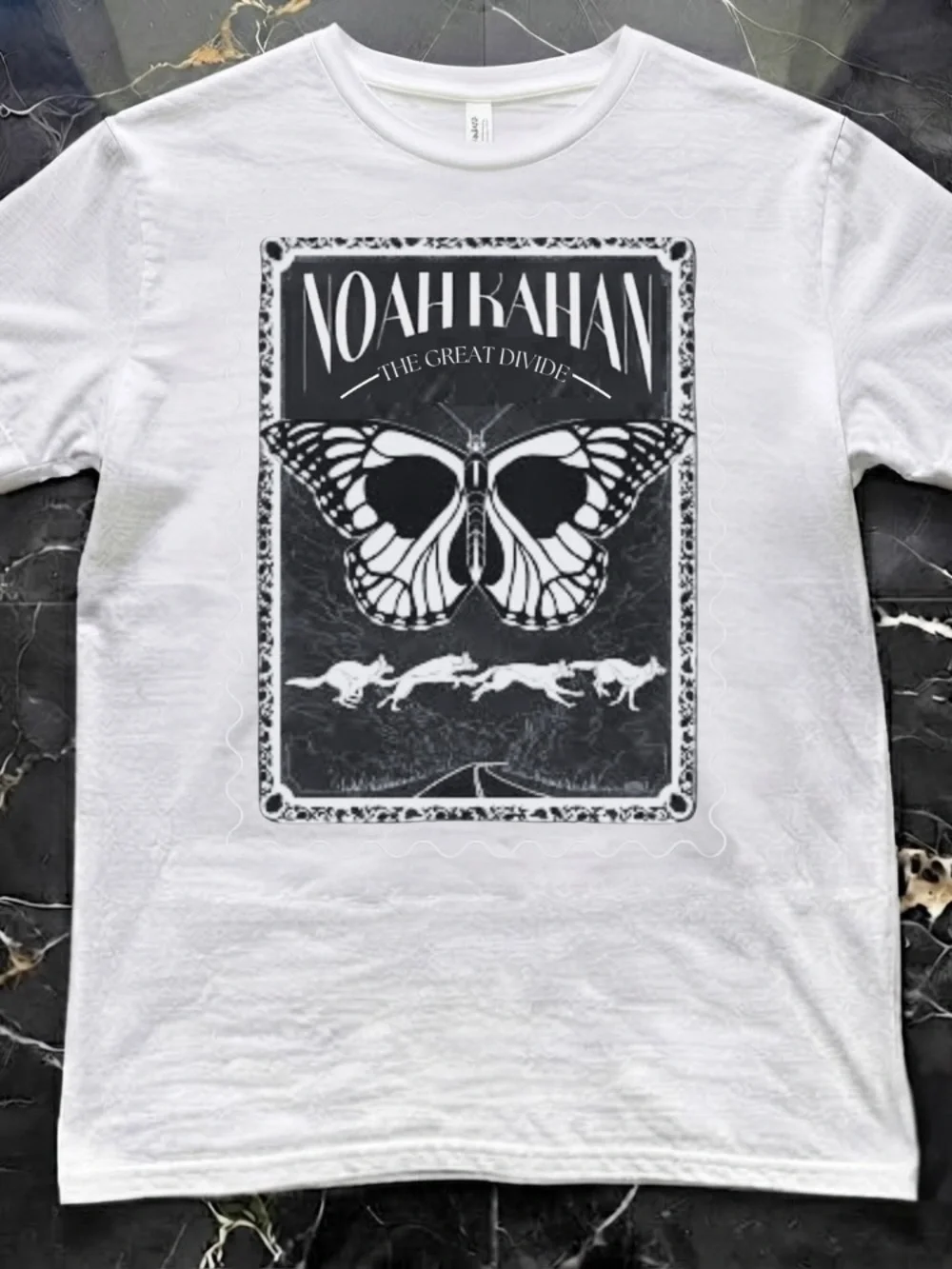 N/A white short‑sleeve